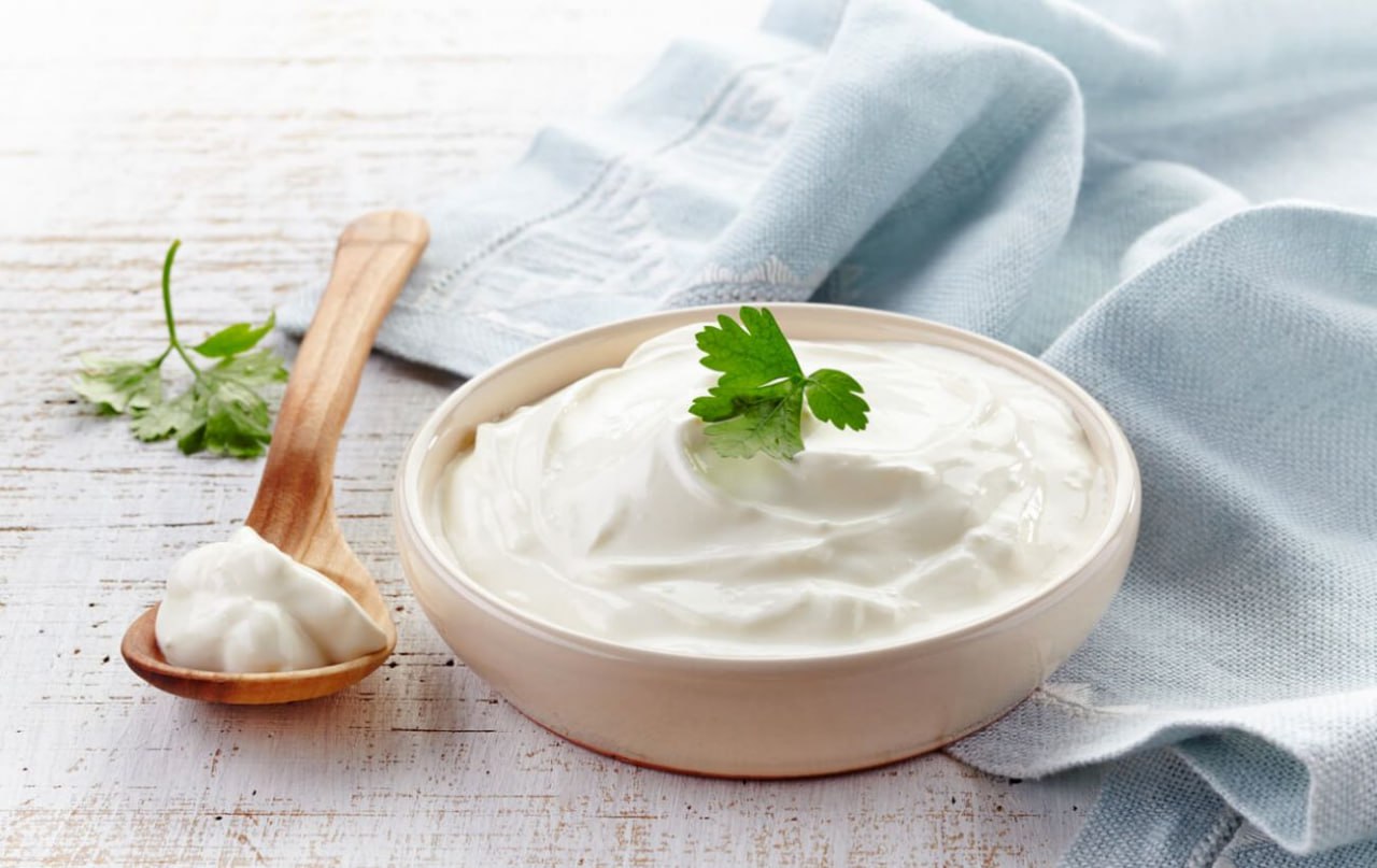 Los beneficios de la crema agria: